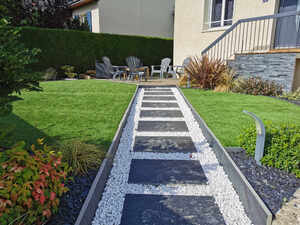 Allée en palis de schiste